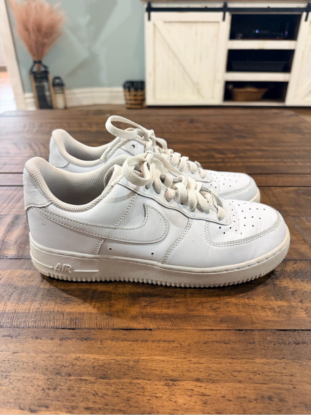 Nike Kids White Low-Top Sneakers with Classic Swoosh
